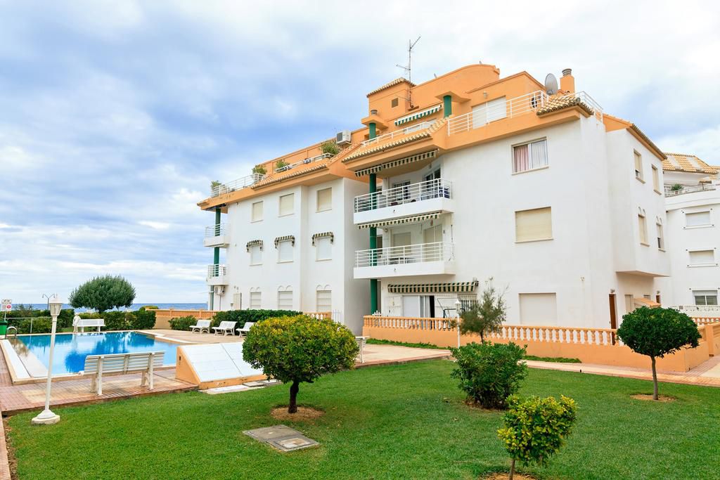 Alquiler Temporal primera línea playa
